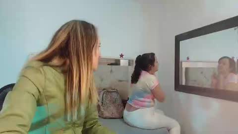 Snapshot of sharlotte__jones chatting on 02-11-25, 02:46 Sara online show from 02-11-25, 02:46