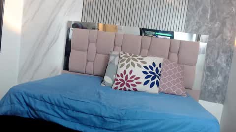 Sara online show from 12-22-25, 11:40