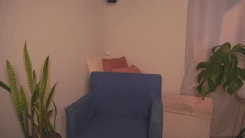 Snapshot of sharlotte_evanns chatting on 03-11-26, 07:31 Sharlotte online show from 03-11-26, 07:31