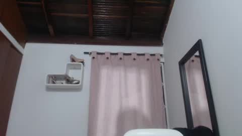 Snapshot of sharlotte_mom chatting on 02-18-25, 12:37 sharlotte online show from 02-18-25, 12:37