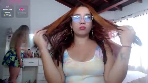 Snapshot of sharlotte_mom chatting on 11-06-25, 09:26 sharlotte online show from 11-06-25, 09:26