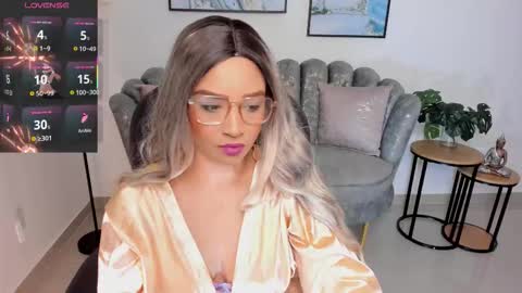sharon_breezee online show from 10-14-25, 04:24