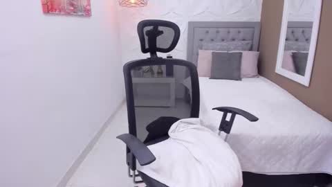 Snapshot of sharon_titts chatting on 12-15-25, 08:57 sharon online show from 12-15-25, 08:57