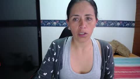 Snapshot of sharoon__cherry_ chatting on 01-15-26, 02:43 sharon online show from 01-15-26, 02:43