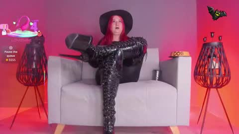 Snapshot of sharoon_gold chatting on 01-07-26, 05:15 Your mistress Sharon online show from 01-07-26, 05:15