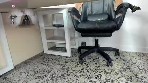 Snapshot of sharoon_gold chatting on 02-06-26, 08:23 Your mistress Sharon online show from 02-06-26, 08:23