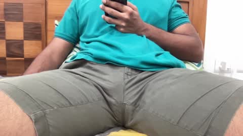 Snapshot of shash2014 chatting on 01-19-25, 04:25 Shashii online show from 01-19-25, 04:25