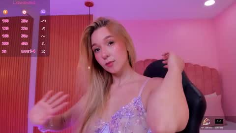 Snapshot of shatall_rouge chatting on 01-14-26, 05:35 Shantall online show from 01-14-26, 05:35