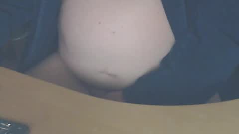 Snapshot of shaved164 chatting on 12-29-24, 02:31 Frans online show from 12-29-24, 02:31