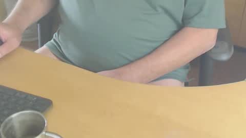 Snapshot of shaved164 chatting on 09-13-25, 09:20 Frans online show from 09-13-25, 09:20