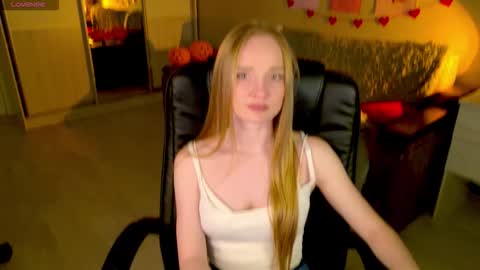 Snapshot of shawty_mia chatting on 11-06-25, 05:47 Shawty Mia online show from 11-06-25, 05:47