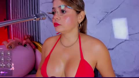 Snapshot of shayra_boobs2 chatting on 06-12-26, 10:36 shayra_boobs2 online show from 06-12-26, 10:36