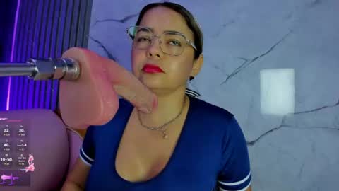 Snapshot of shayra_boobs2 chatting on 07-15-26, 11:04 shayra_boobs2 online show from 07-15-26, 11:04