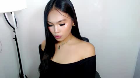 Snapshot of shealana69 chatting on 01-06-26, 02:10 MY IG Shealana69 online show from 01-06-26, 02:10