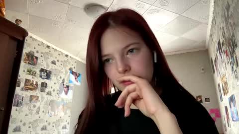 Snapshot of shebaaulder chatting on 03-24-26, 05:23 Emma online show from 03-24-26, 05:23