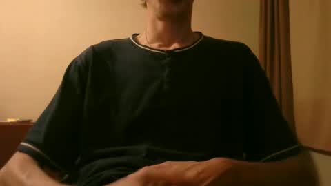 Snapshot of shedevr02 chatting on 12-20-25, 07:32 Roger online show from 12-20-25, 07:32