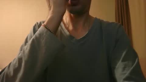 Snapshot of shedevr02 chatting on 05-14-26, 06:04 Roger online show from 05-14-26, 06:04