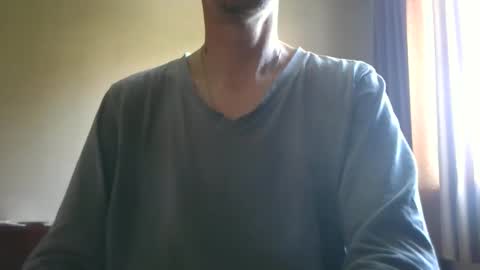 Snapshot of shedevr02 chatting on 05-17-26, 05:27 Roger online show from 05-17-26, 05:27