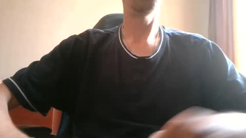 Snapshot of shedevr02 chatting on 07-19-26, 11:36 Roger online show from 07-19-26, 11:36