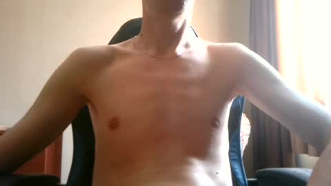 Snapshot of shedevr02 chatting on 08-06-26, 11:45 Roger online show from 08-06-26, 11:45