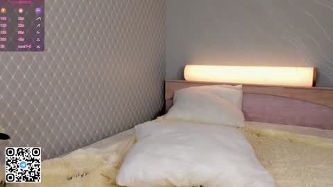 Snapshot of sheenaeast chatting on 01-29-25, 10:32 Violet online show from 01-29-25, 10:32