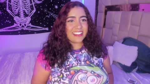 Snapshot of sheeylaroee chatting on 01-04-25, 02:14 Heidy online show from 01-04-25, 02:14