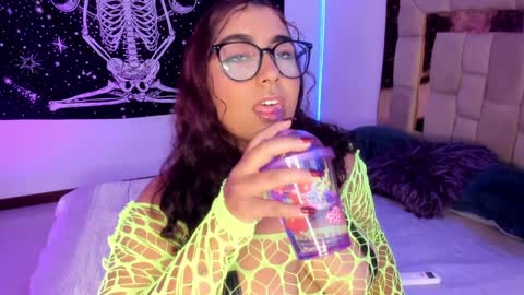 Snapshot of sheeylaroee chatting on 01-16-25, 02:30 Heidy online show from 01-16-25, 02:30