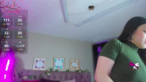 Snapshot of shelby_carson chatting on 10-29-25, 01:30 Shelby cute online show from 10-29-25, 01:30