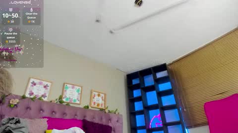 Snapshot of shelby_carson chatting on 02-16-26, 12:45 Shelby cute online show from 02-16-26, 12:45