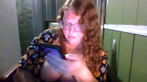 Snapshot of shelbyannn chatting on 10-27-25, 01:09 Red online show from 10-27-25, 01:09