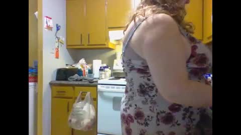 Snapshot of shelbyannn chatting on 11-27-25, 04:25 Red online show from 11-27-25, 04:25