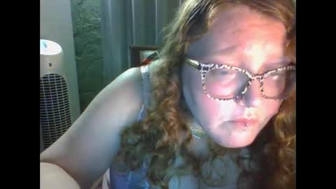 Snapshot of shelbyannn chatting on 02-22-26, 03:40 Red online show from 02-22-26, 03:40