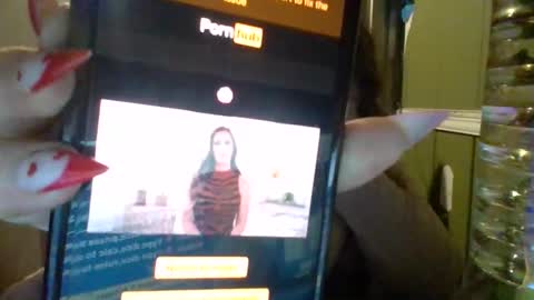 Snapshot of shelbyannn chatting on 03-04-26, 04:29 Red online show from 03-04-26, 04:29