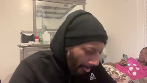 Snapshot of shelikes2play412 chatting on 01-07-26, 10:40 Aquarius69 online show from 01-07-26, 10:40