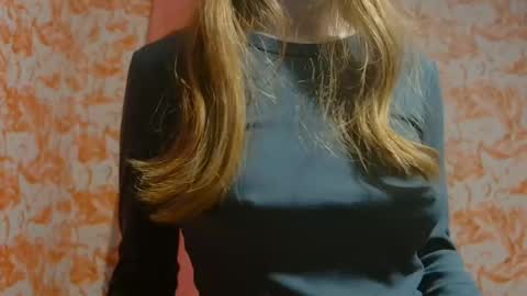 Erika online show from 01-24-25, 12:20