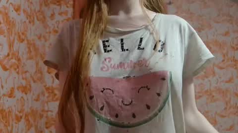 Snapshot of shelikessoymilk chatting on 01-16-26, 02:59 Erika online show from 01-16-26, 02:59