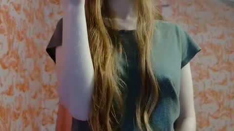 Snapshot of shelikessoymilk chatting on 02-12-26, 09:21 Erika online show from 02-12-26, 09:21