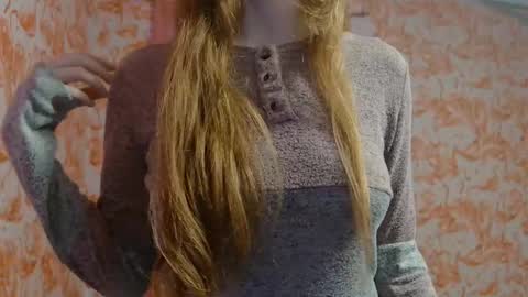 Snapshot of shelikessoymilk chatting on 02-23-26, 09:01 Erika online show from 02-23-26, 09:01