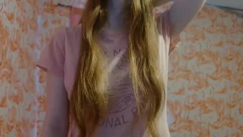 Snapshot of shelikessoymilk chatting on 03-09-26, 07:18 Erika online show from 03-09-26, 07:18