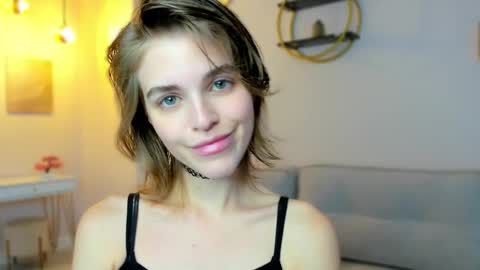 Snapshot of shelleyharn chatting on 09-09-25, 01:38 Alex online show from 09-09-25, 01:38