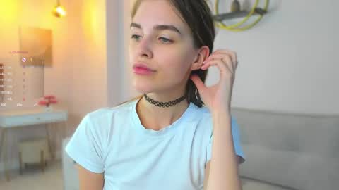 Snapshot of shelleyharn chatting on 09-10-25, 01:27 Alex online show from 09-10-25, 01:27