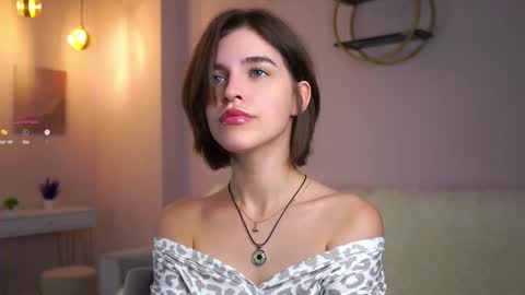 Snapshot of shelleyharn chatting on 11-02-25, 01:08 Alex online show from 11-02-25, 01:08