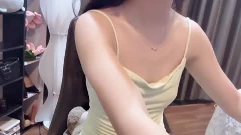 Snapshot of shellysan chatting on 07-17-26, 01:23 Shelly online show from 07-17-26, 01:23