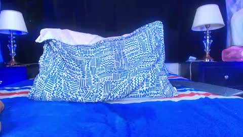 Snapshot of shelsy_loreds chatting on 02-13-25, 02:52 Shelsy online show from 02-13-25, 02:52
