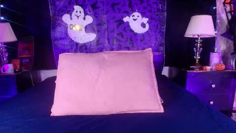 Snapshot of shelsy_loreds chatting on 10-10-25, 11:53 Shelsy online show from 10-10-25, 11:53