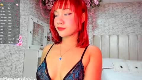 Snapshot of shelutty chatting on 10-25-25, 04:53 LUTTY online show from 10-25-25, 04:53