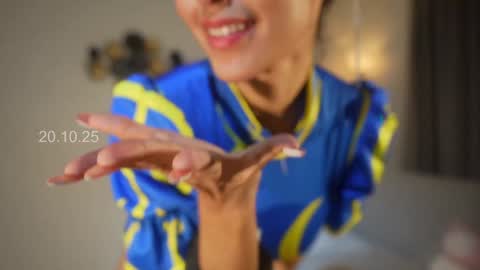  In instagram shena nomy online show from 10-20-25, 11:05