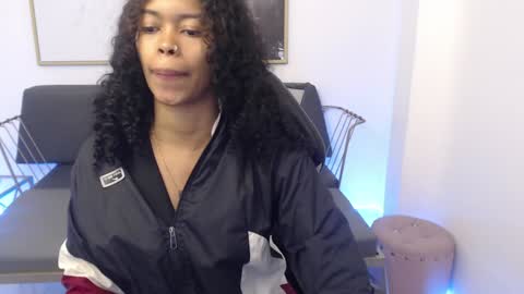 Snapshot of shenna_brunette_ chatting on 12-02-24, 01:02 Shenna online show from 12-02-24, 01:02