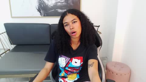 Snapshot of shenna_brunette_ chatting on 12-03-24, 05:12 Shenna online show from 12-03-24, 05:12