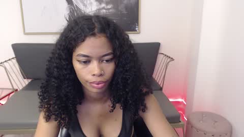 Snapshot of shenna_brunette_ chatting on 12-06-24, 04:38 Shenna online show from 12-06-24, 04:38